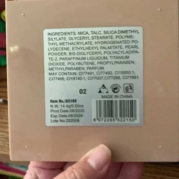 🌺HOST PICK🌺 Eyeshadow 12 Shads Pallet - Picture 3 of 3